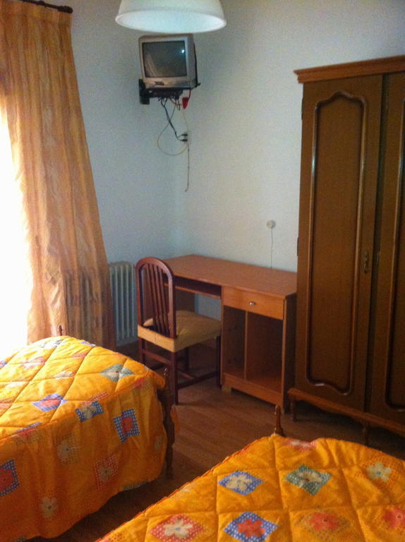 Pension Ruiz Linares  Zimmer foto